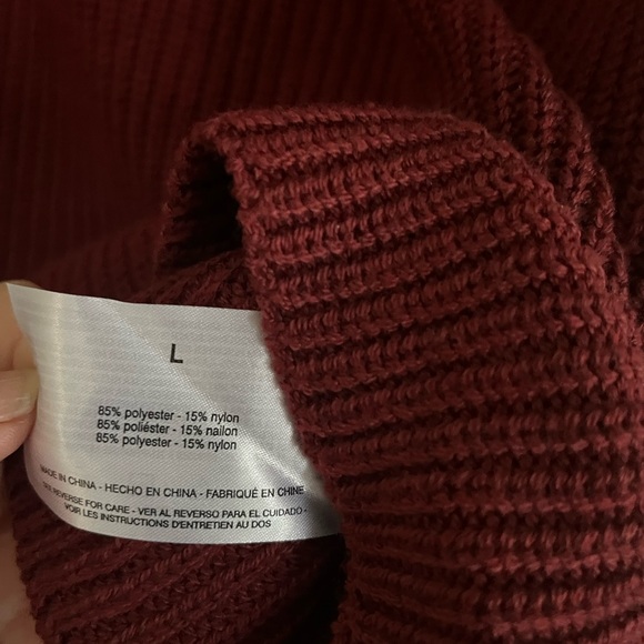 Cozy Red Jessica Simpson Sweater - Picture 4 of 5